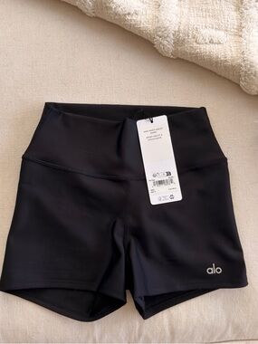 NEW, ALO Yoga High-Waist Bike Shorts in Black